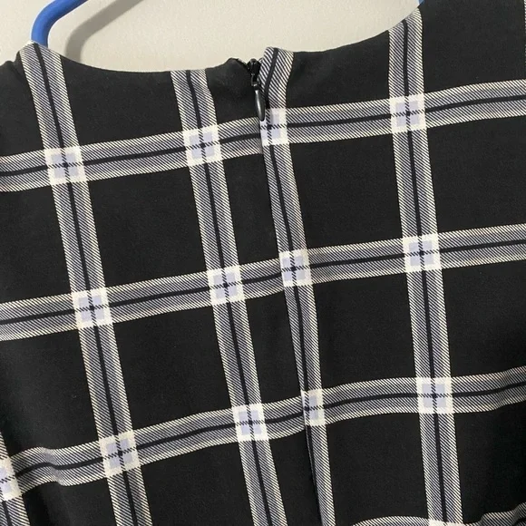 Old Navy Plaid Dress - Picture 7 of 9